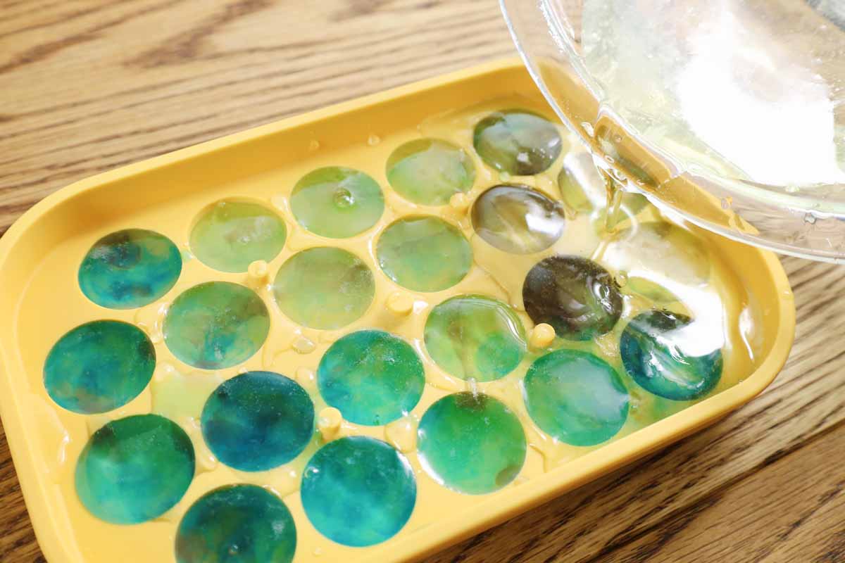 「まるでビー玉のような琥珀糖」