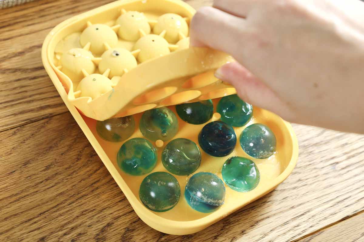 「まるでビー玉のような琥珀糖」