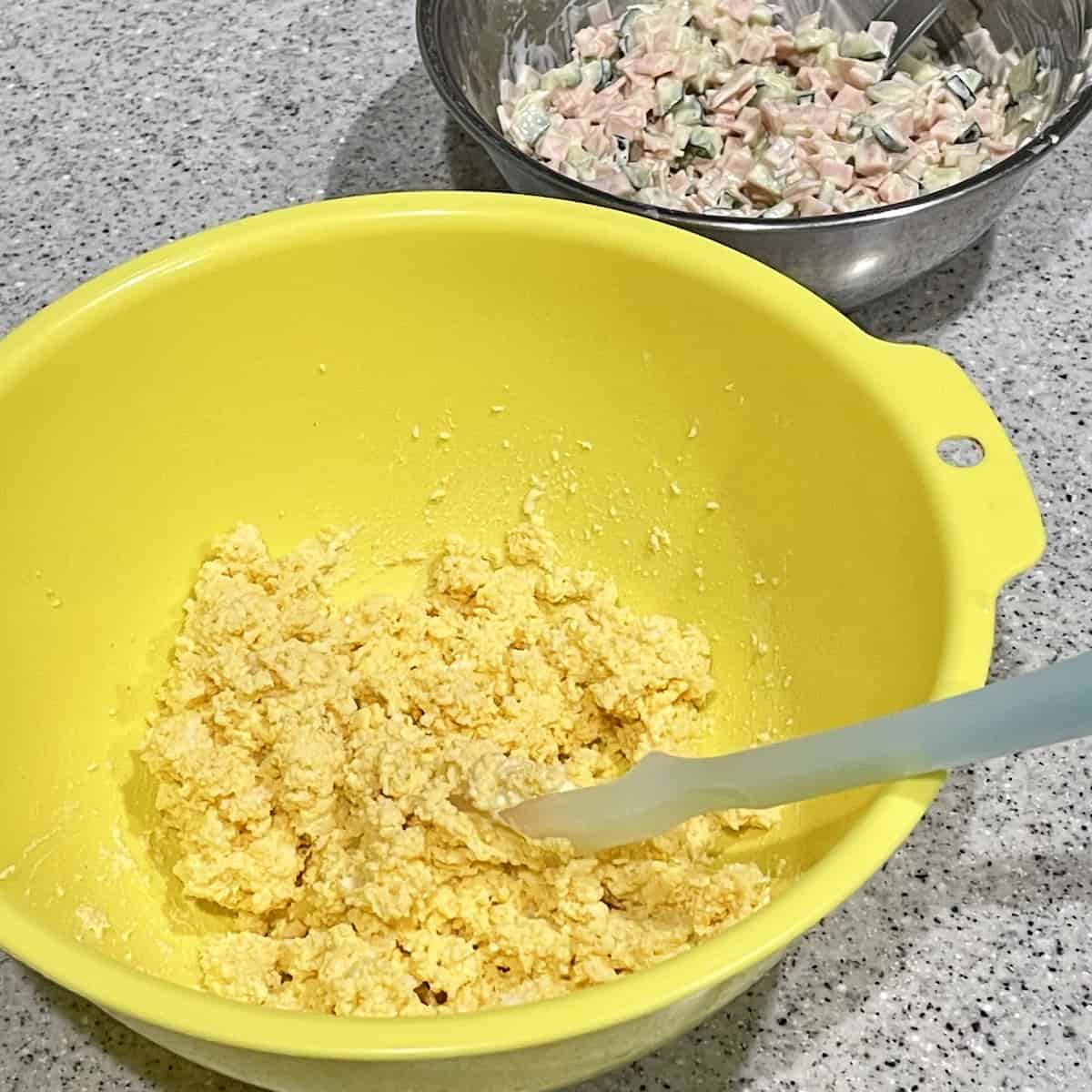 「たまごサラダとハムきゅうりの ロールサンド」レシピ