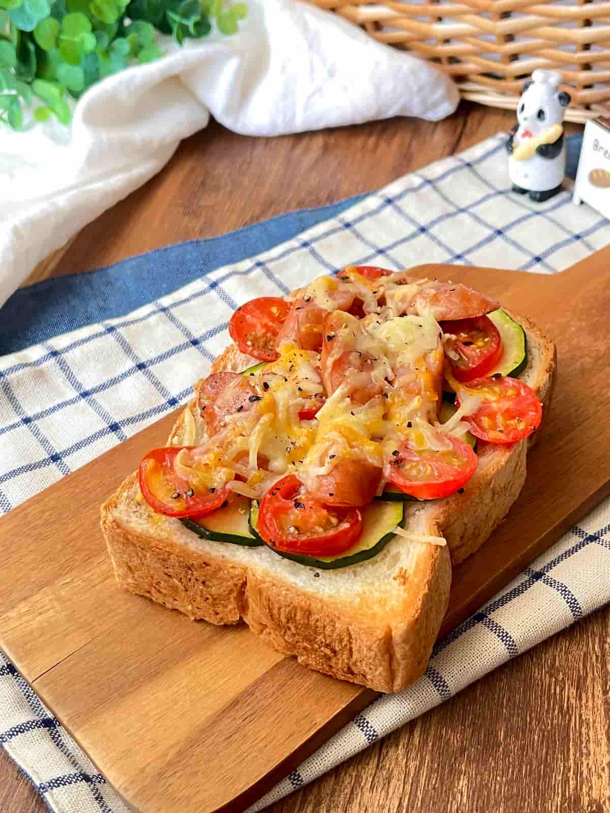 夏野菜BBQトースト　レモンペッパー