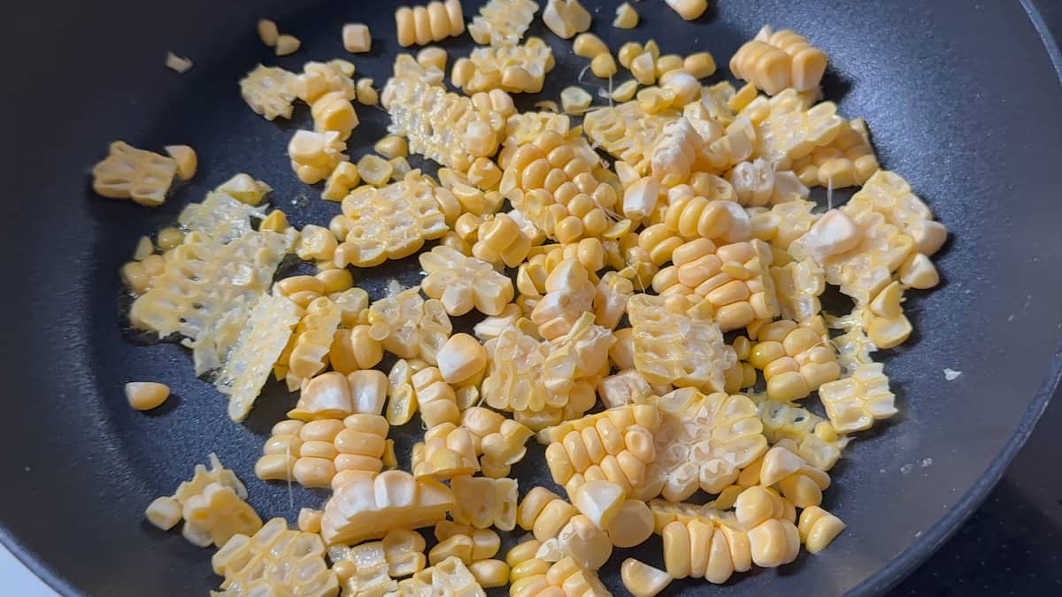 とうもろこしとカッテージチーズのブルスケッタ