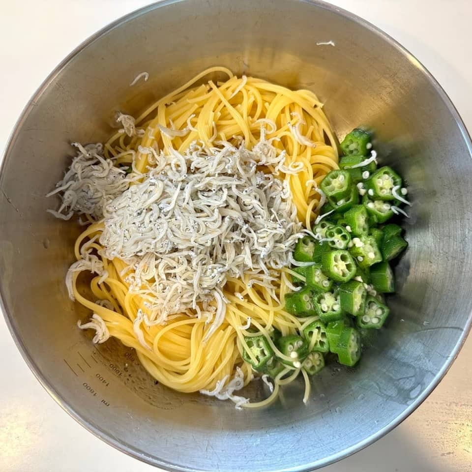 オクラとしらすの夏パスタ　まいのおやつ　まぜる