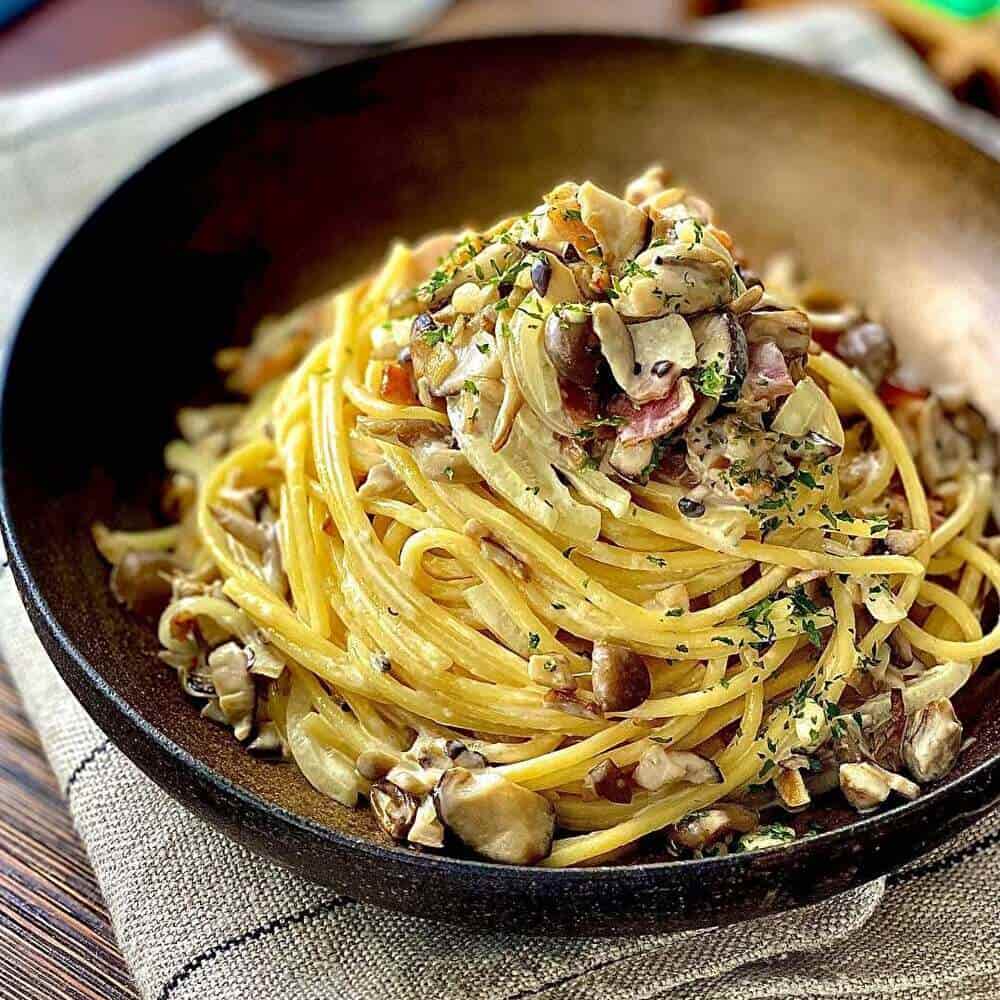 旨味も風味も抜群!何度でも作りたくなる「たっぷりきのこのパスタ」