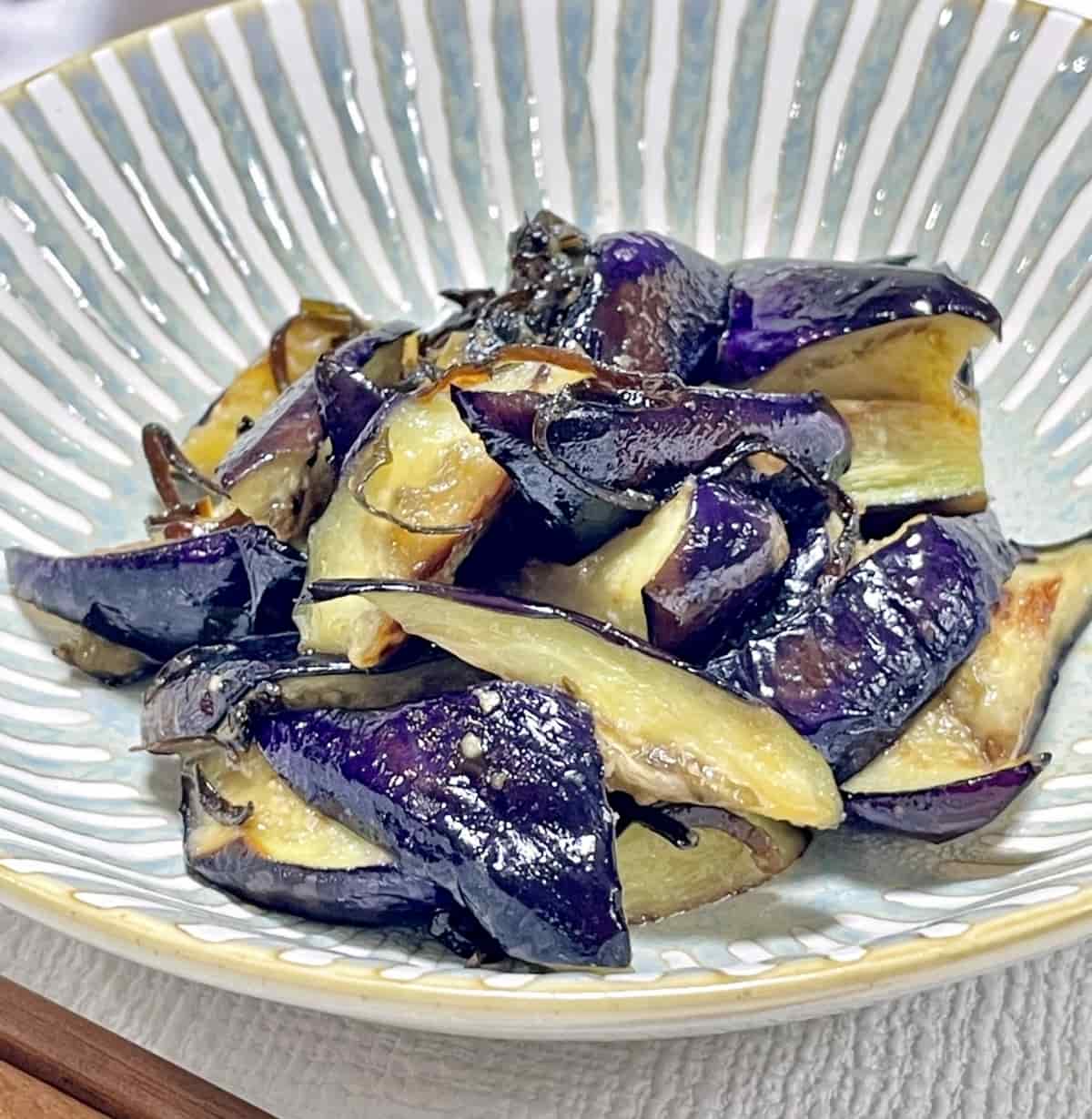 「なすの塩昆布炒め」レシピ