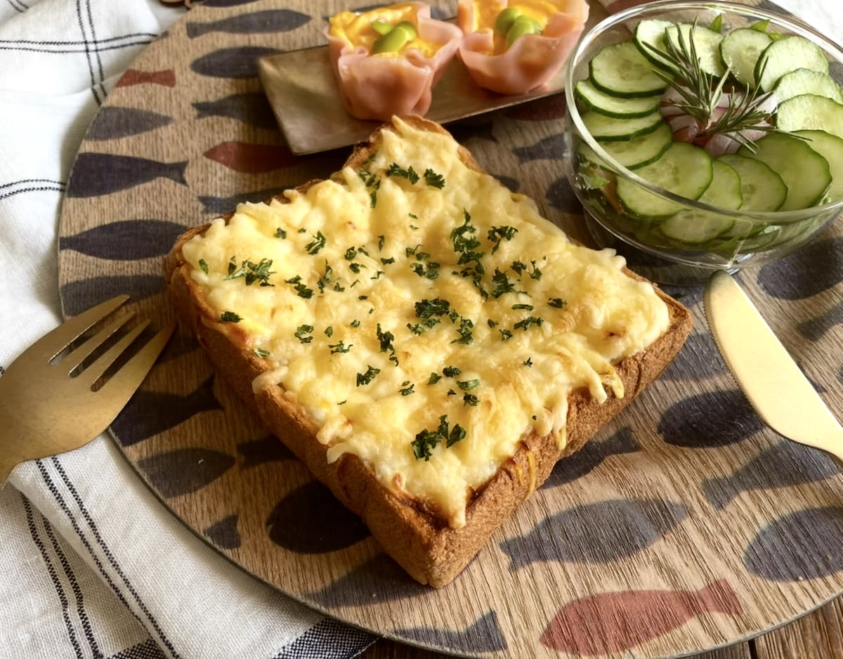 マヌルパンを食パンでアレンジ！沼るおいしさの「韓国風ガーリックトースト」