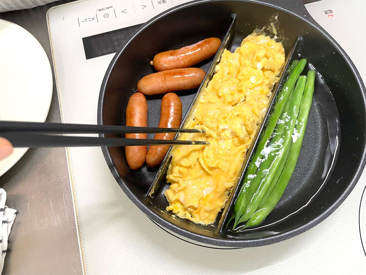 3品同時に作れる！「仕切りつきフライパン」で朝のお弁当作りが劇的にラクに♪