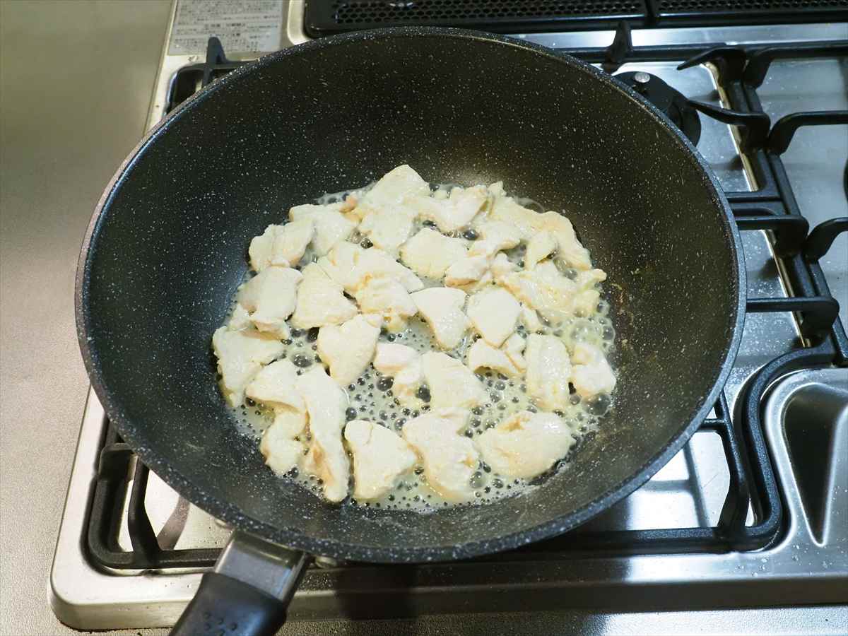 鶏むね肉とキャベツのみそマヨ炒め