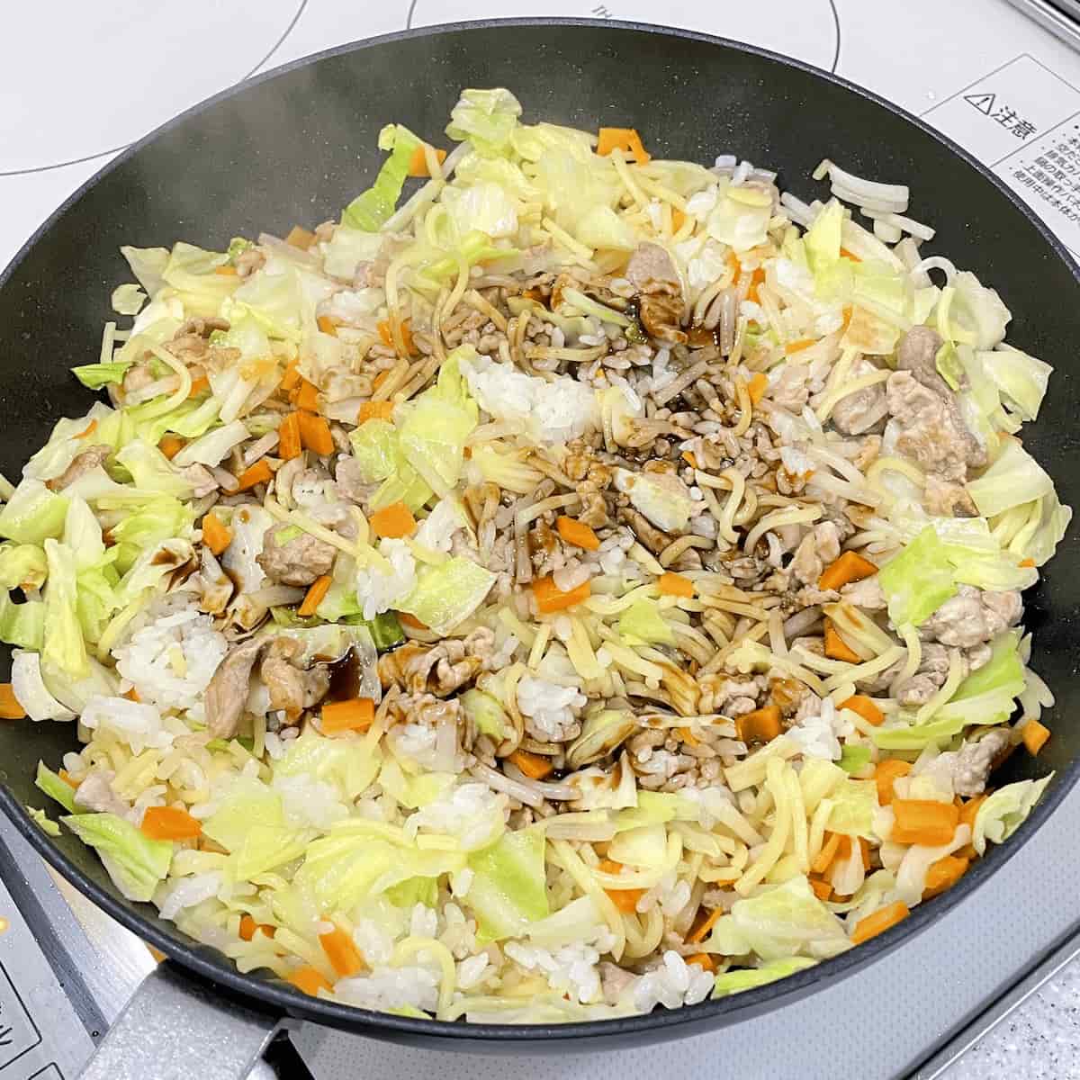 簡単おいしい「そばめし」レシピ