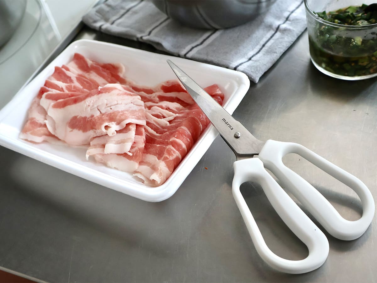 包丁もまな板もいらない！マーナ「料理のハサミ」が手放せない理由