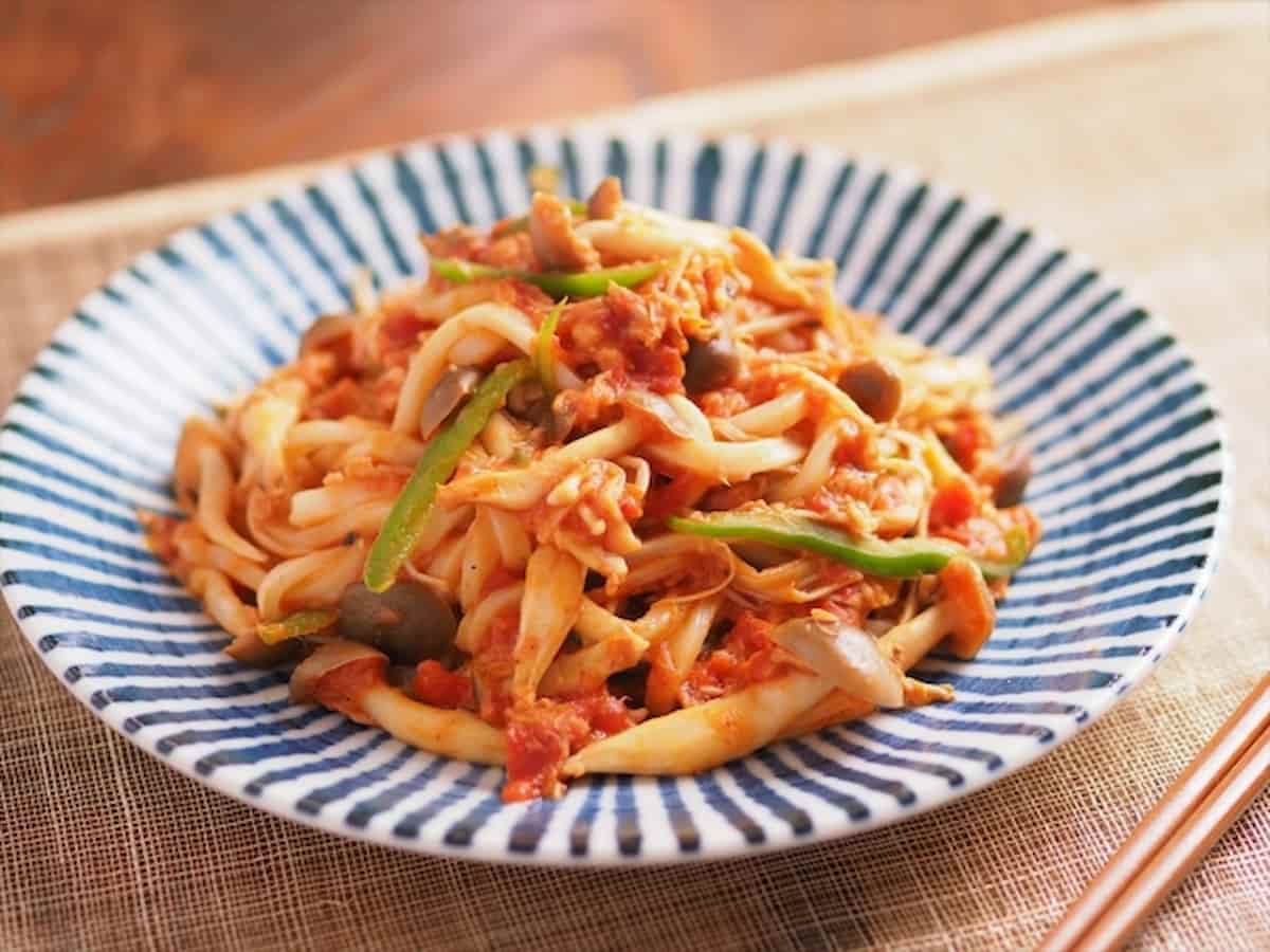 筋肉料理人さん きのことツナのトマト焼きうどん