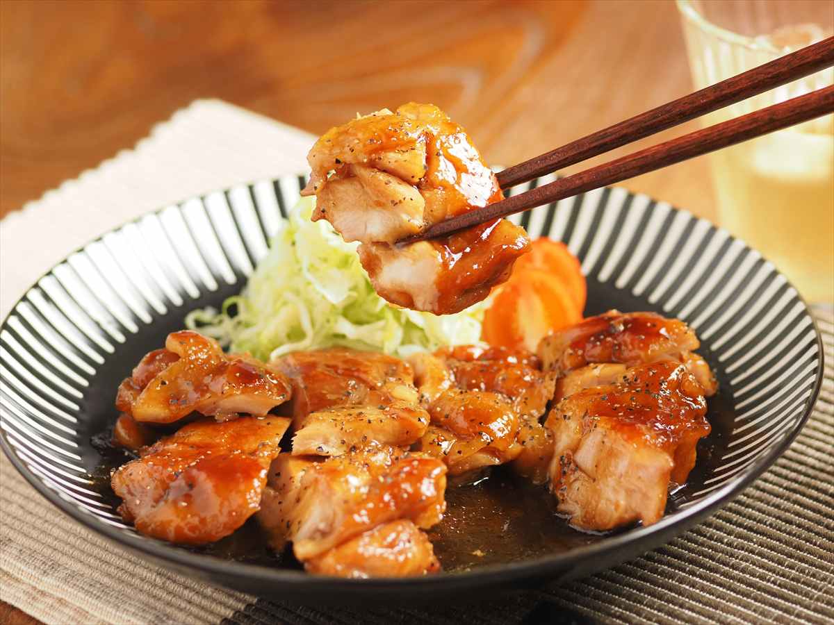 想像以上にふっくらやわらか！「鶏もも肉のはちみつ照り焼き」レシピ