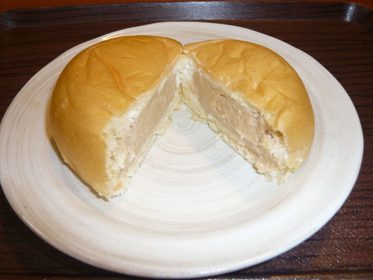 冷やして食べるとろけるくりーむパン ミルクティー