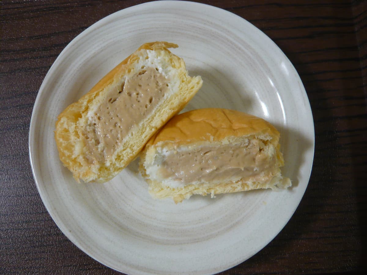 冷やして食べるとろけるくりーむパン ミルクティー