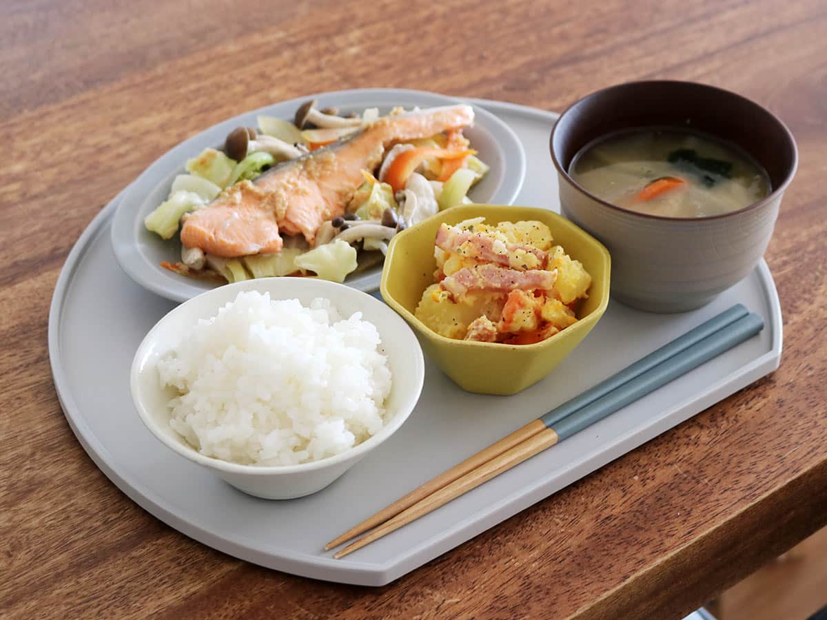 ポテサラは蒸すのが正解!?蒸し鍋で作る副菜+主菜+蒸しパンレシピをご紹介