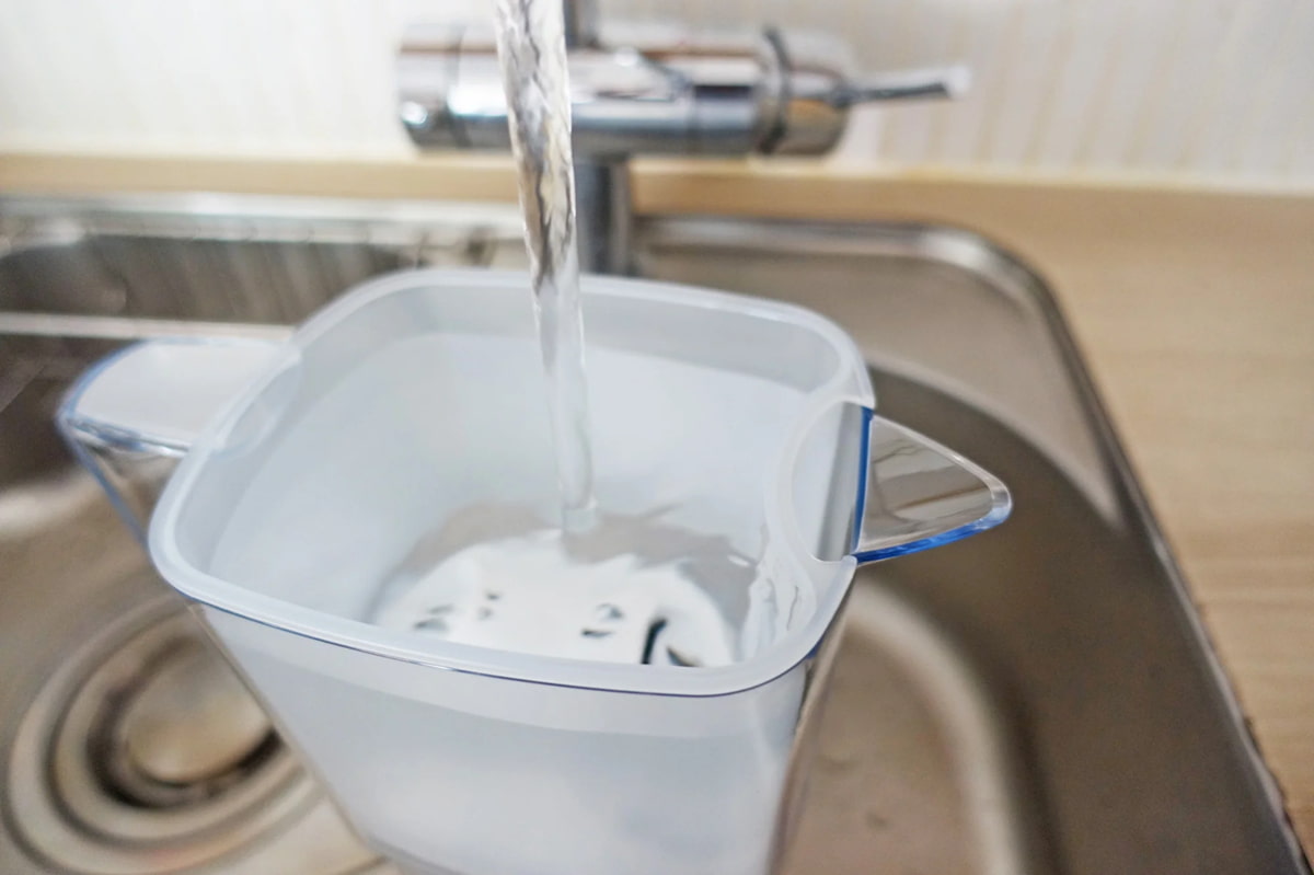 BRITA(ブリタ) リクエリ 水を入れる