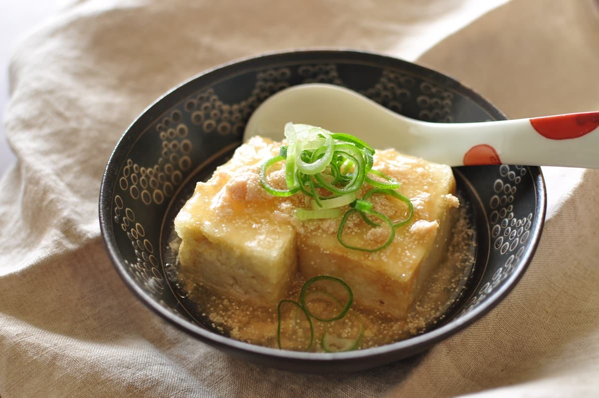 「揚げ出し豆腐」の衣がはがれる理由はこれ！失敗しないポイントを徹底解説