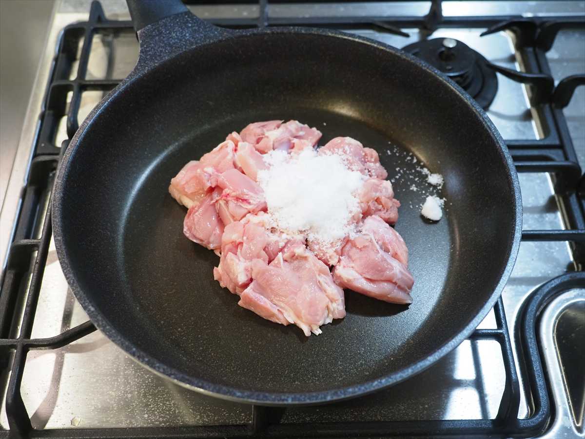 お餅入り、フライパンで簡単「鶏すき焼き」