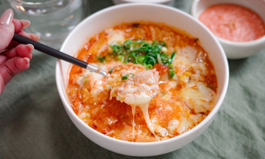 まさに“背徳飯”！罪深いおいしさの「キムチーズのご飯もの」