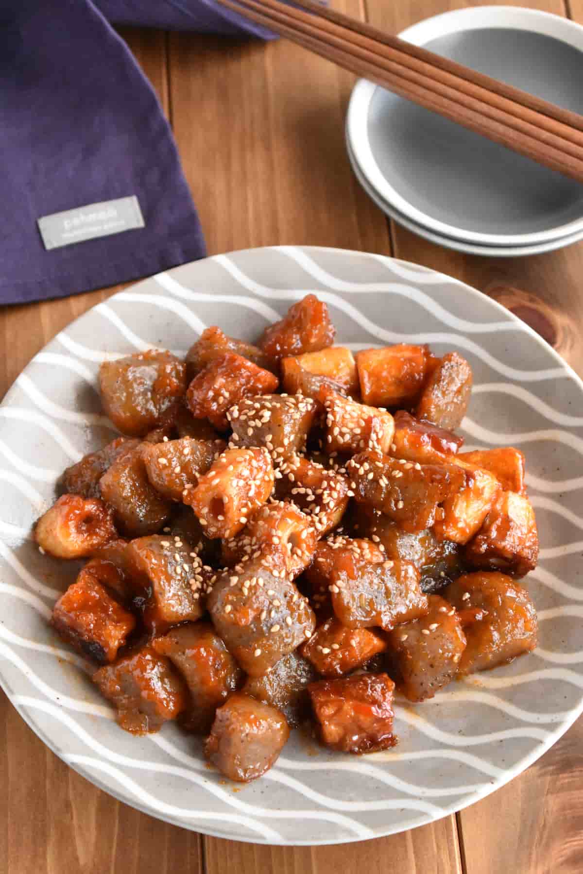 ちくわとこんにゃくのヤンニョム炒め
