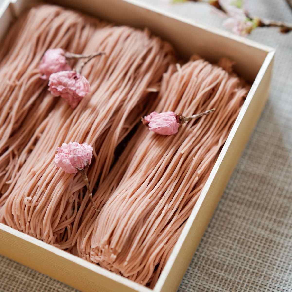 かわいいだけじゃない！桜といちごが重なる和スイーツ「桜水晶」は満足感もすごい