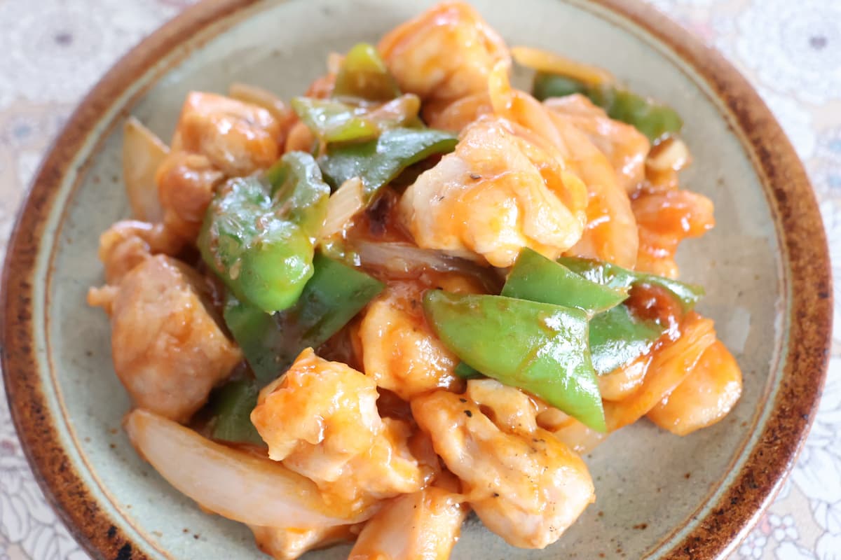 【家計応援！】特売肉がごちそうに変わる「鶏肉のケチャップ炒め」レシピ