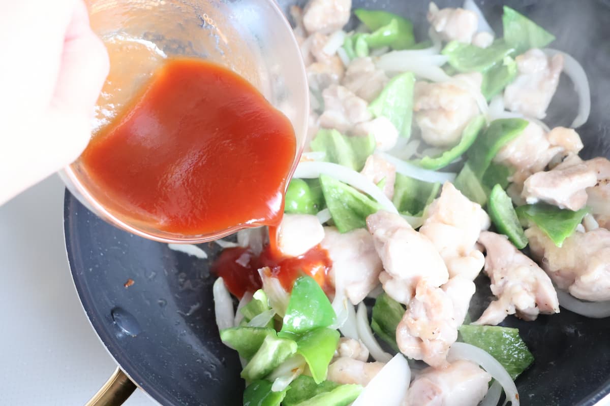 鶏肉のケチャップ炒め