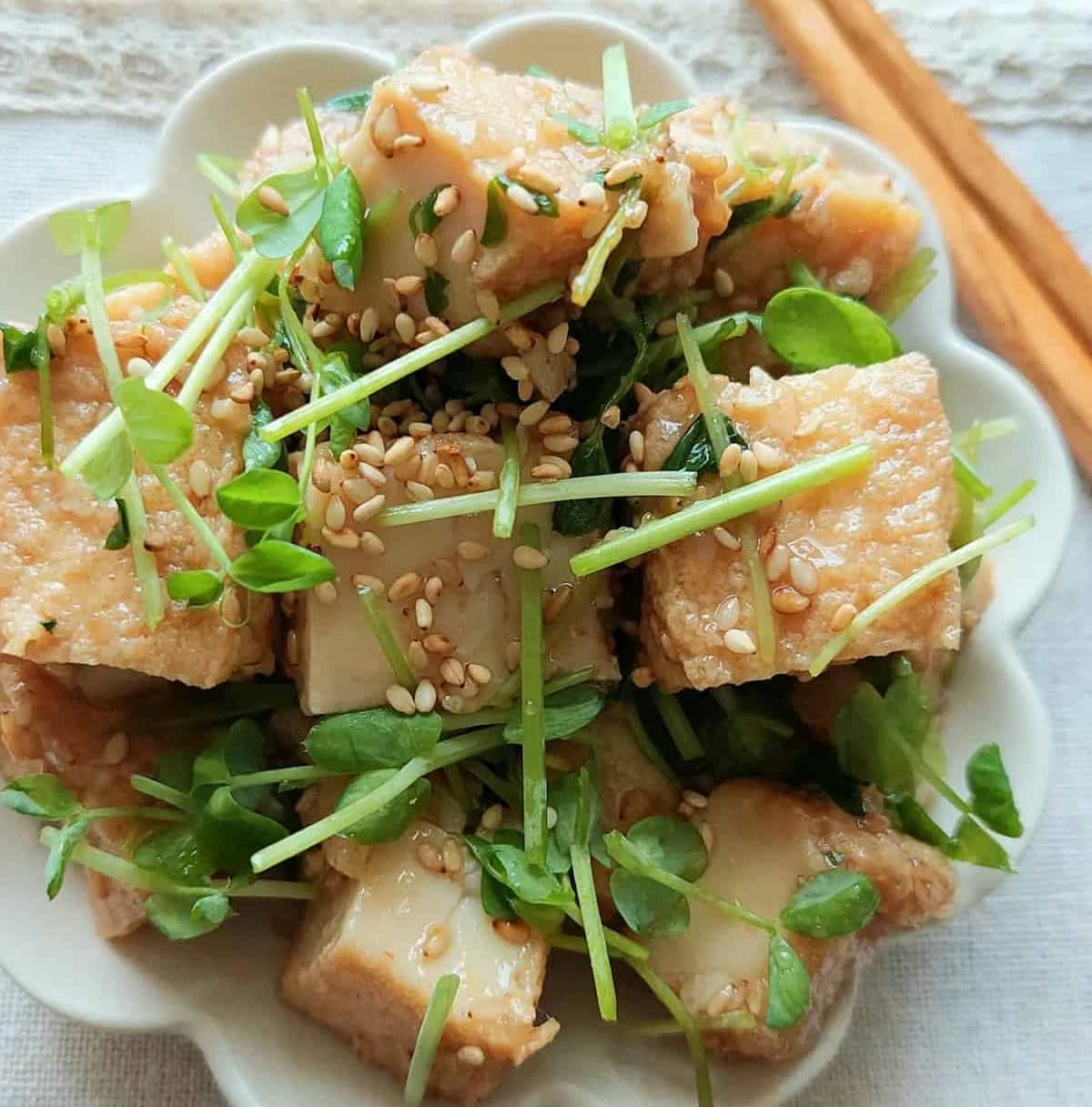 レンジで簡単！あと一品に困ったときの「厚揚げおかず」レシピ