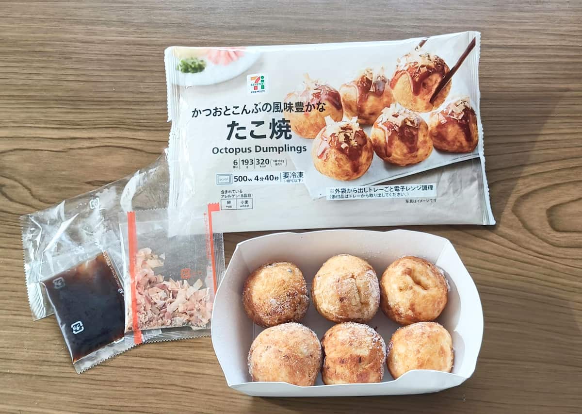 冷凍とは思えない！「セブンのたこ焼」が外はカリッと中はとろ～りでおいしい