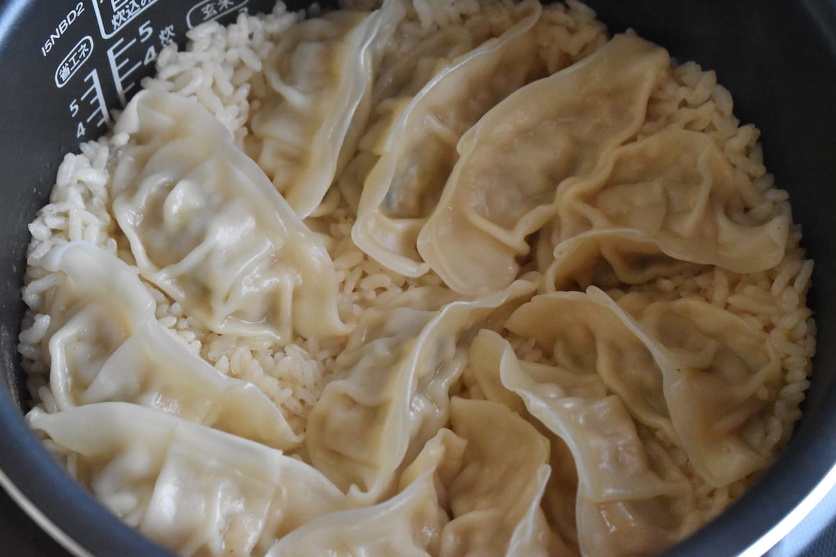 炊飯器で餃子チャーハン