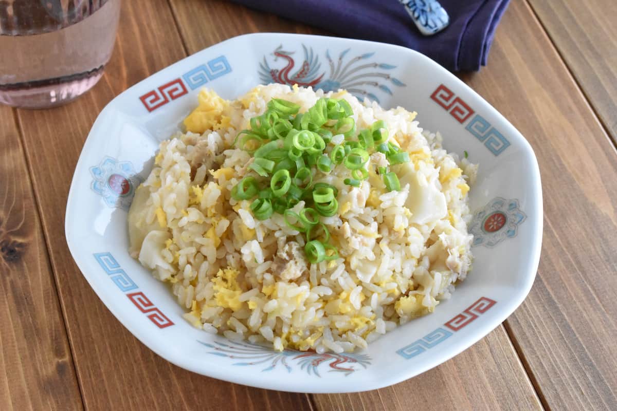 包丁不要で簡単！炊飯器に入れるだけの「冷凍餃子チャーハン」