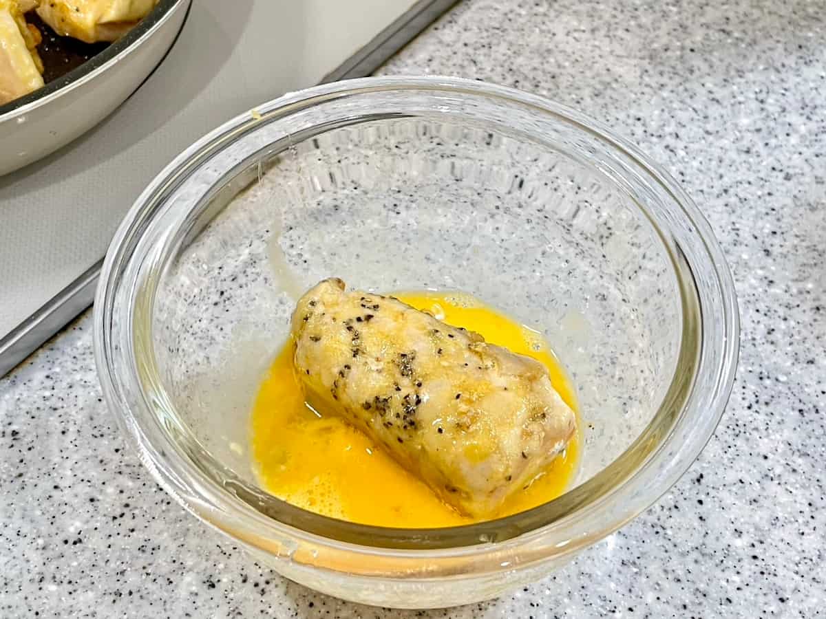 たけのこチーズの豚肉巻きピカタ