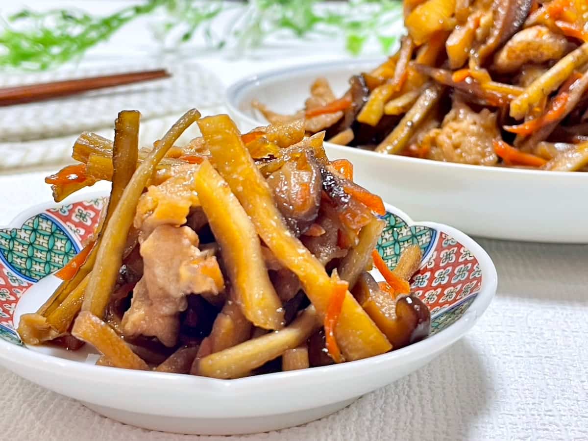 味の決め手はしいたけ ！ご飯がすすむ「たけのことごぼうのきんぴら」レシピ