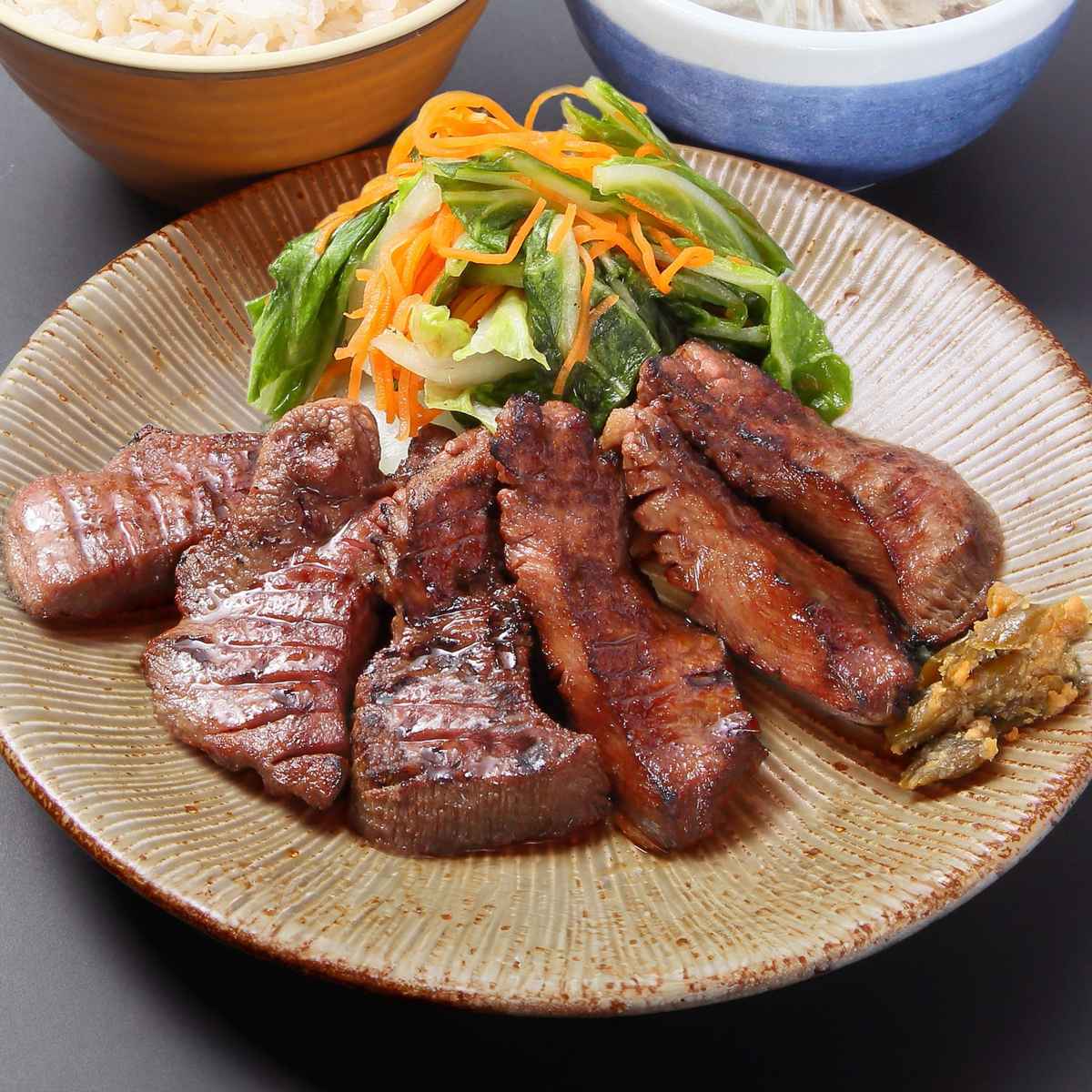 杜の都 仙台 名物 肉厚牛たん 塩味 500g