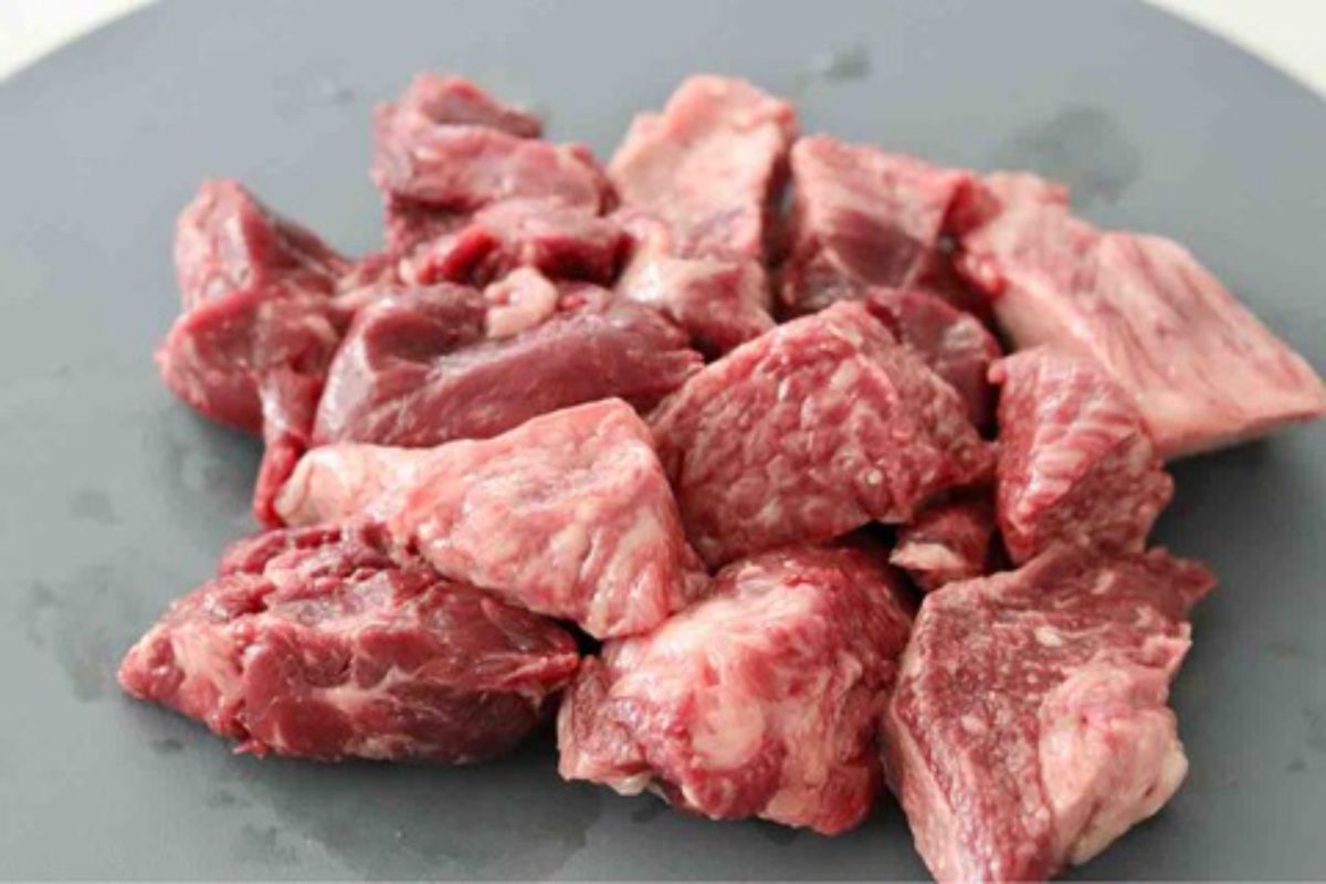 1kgでこの価格！？ゴロゴロ和牛の煮込み肉がコスパ最強