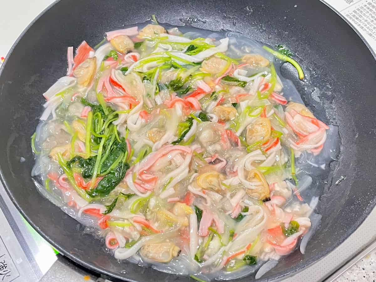 みつばとあさりのたまごとじあんかけパスタ