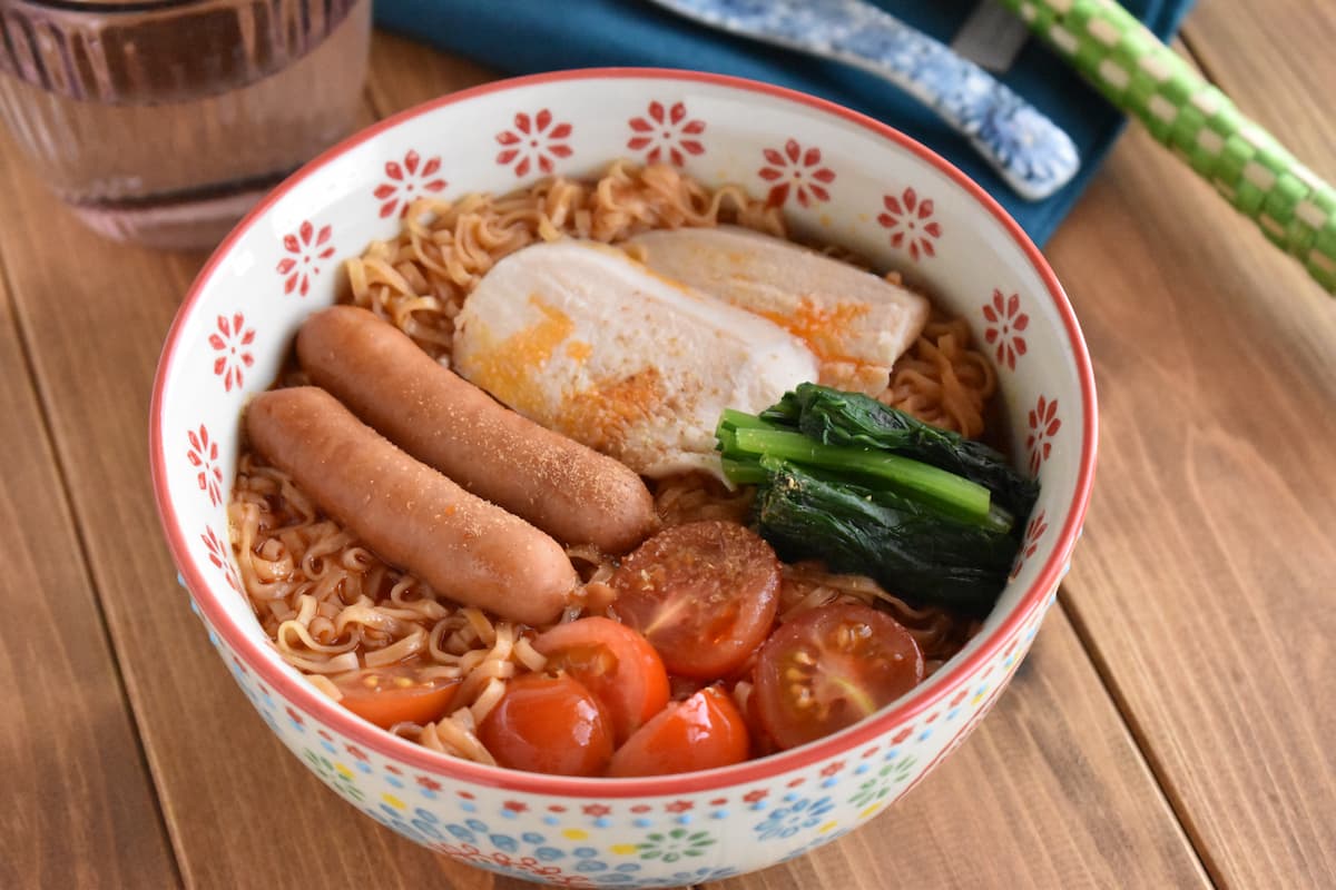 チキンラーメンで作ると絶品！話題の「麻辣湯（マーラータン）」レシピ
