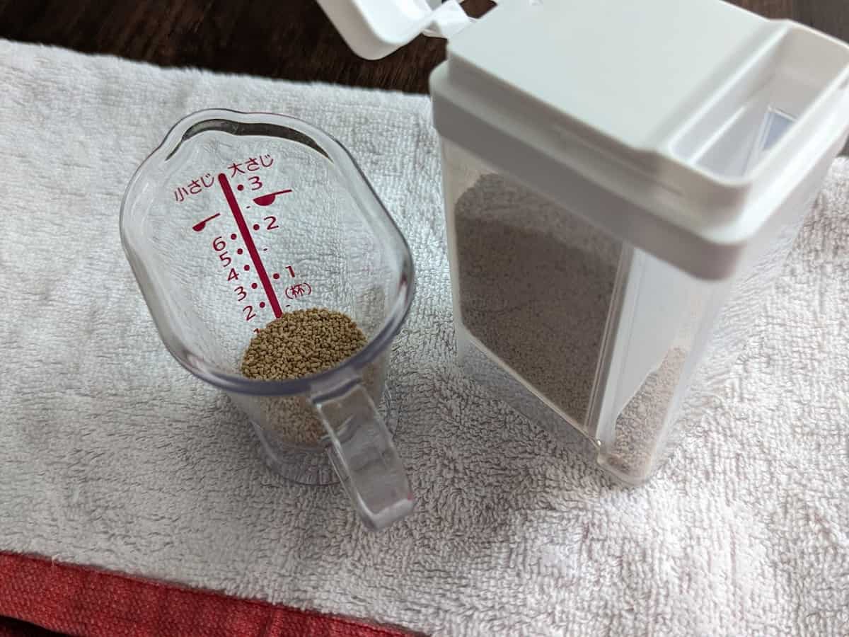 ダイソー ひとふり計量ボトル 使用例