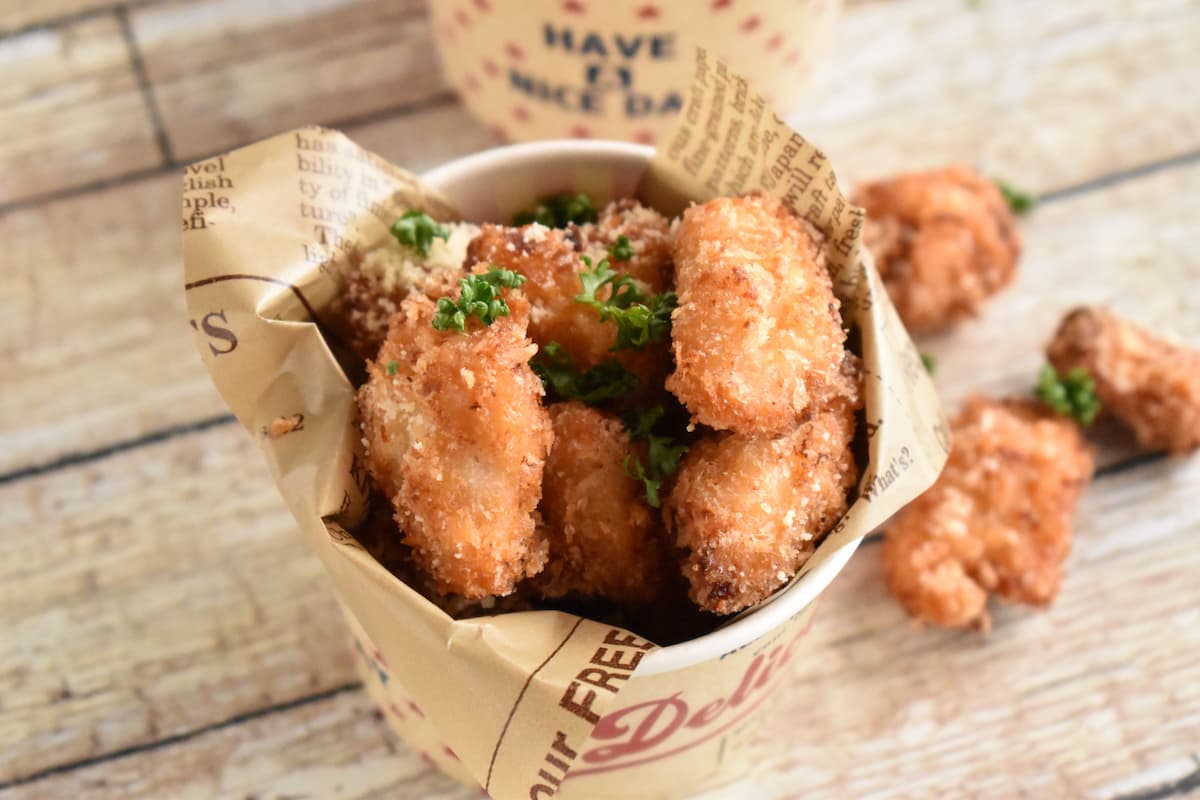 鶏むね肉がサックサク♪おやつ感覚で食べられる「ポップコーンチキン」