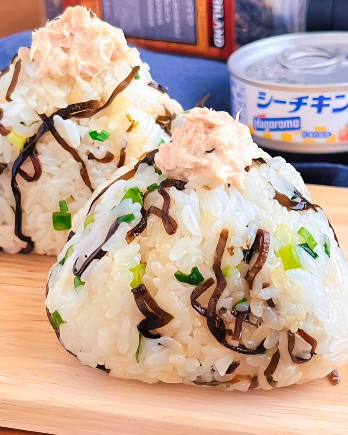 大人も子どもも大好き♪簡単「ツナおにぎり」レシピ3選