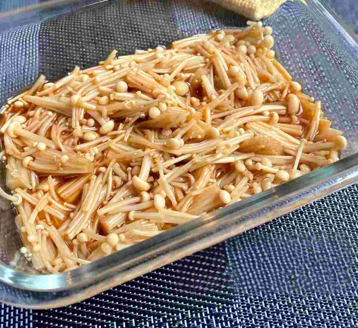 レンジで簡単！ご飯がすすむ「無限えのき」レシピ