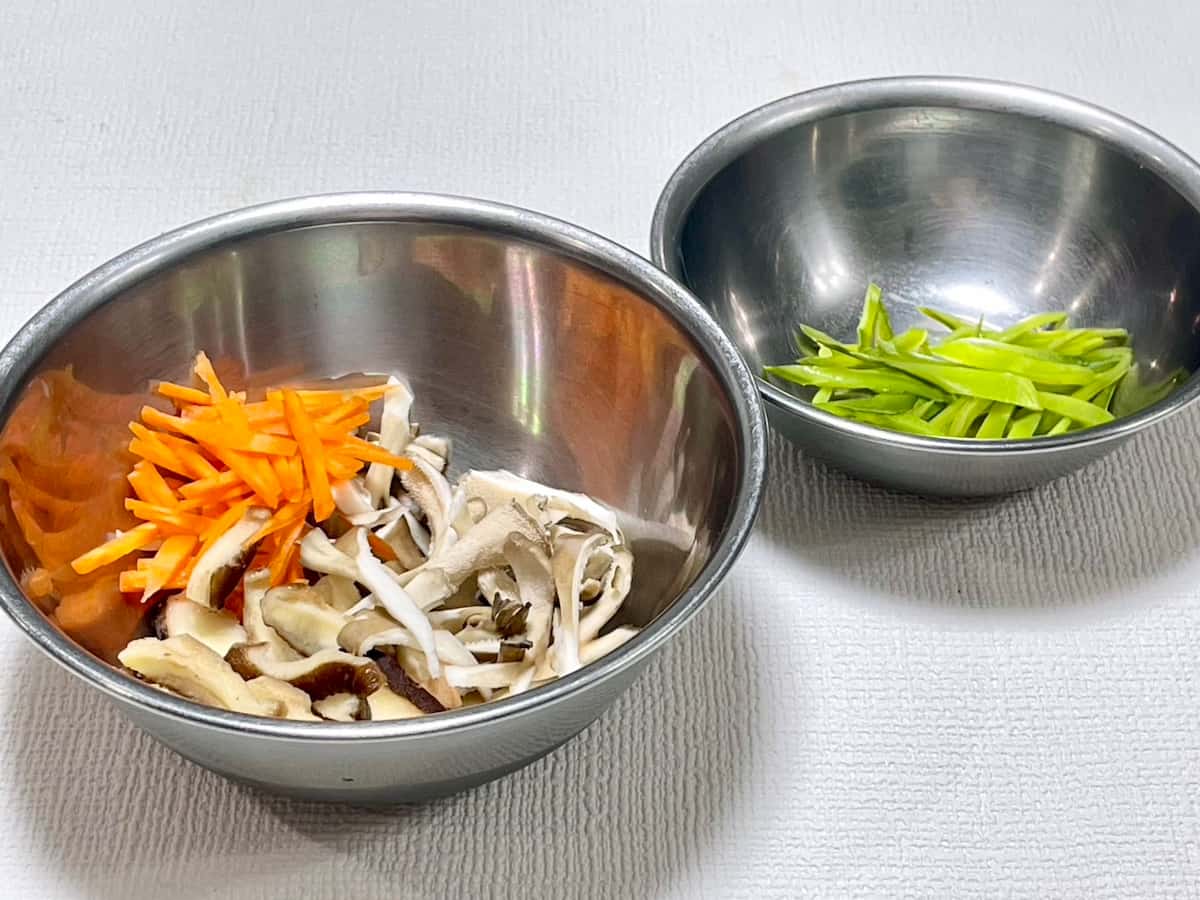 和きのこのペペロンチーノ焼きうどん