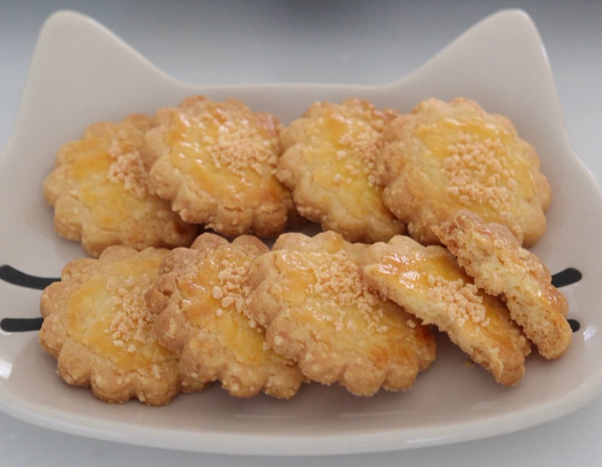 ついつい手が止まらない！混ぜて焼くだけ「やみつきチーズクッキー」