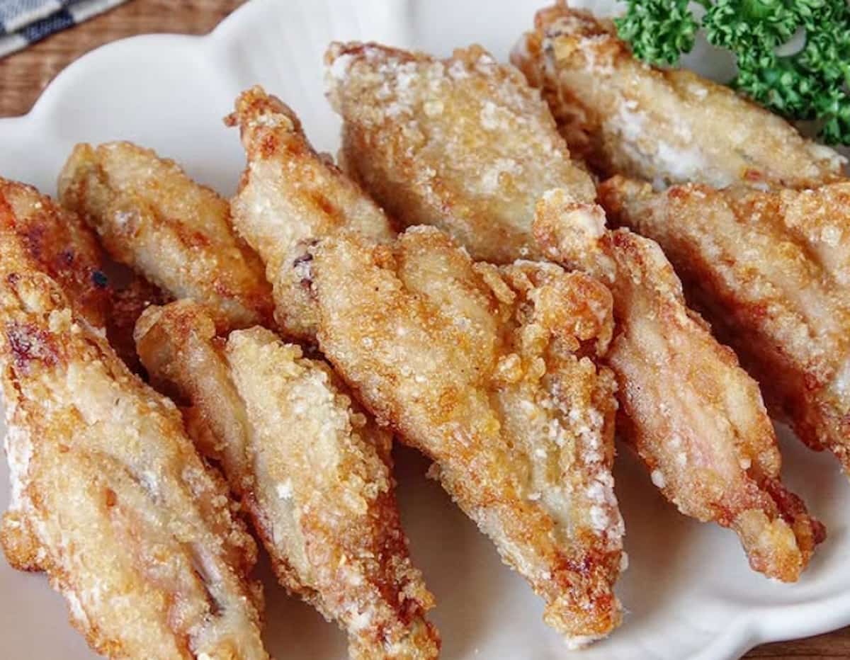 カリッじゅわっがたまらない！「手羽中から揚げ」の作り方