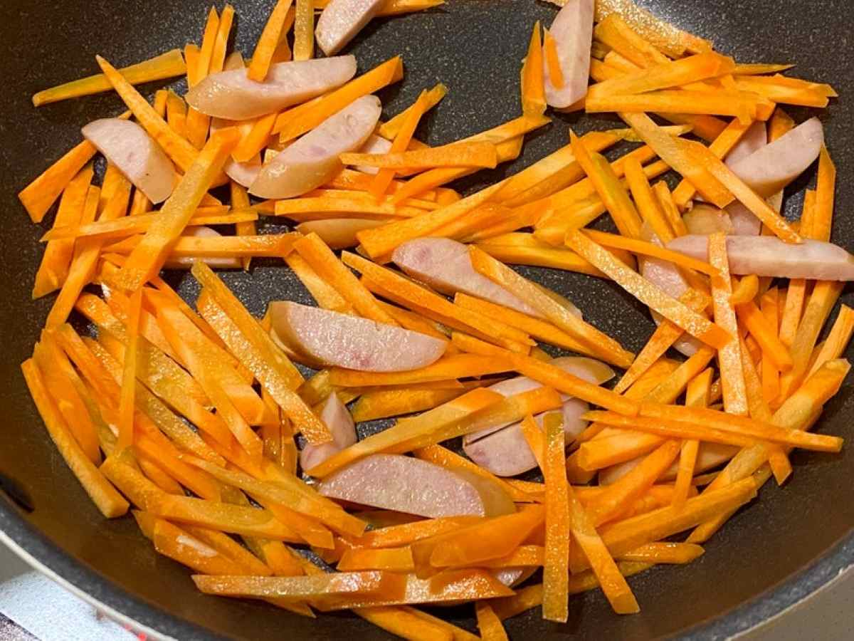 にんじんのナポリタン風炒め