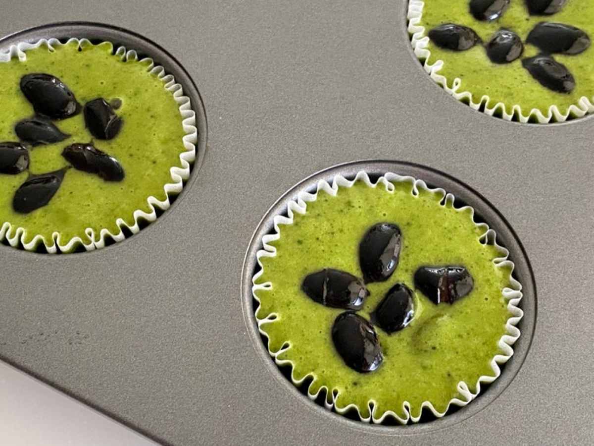 黒豆と抹茶の米粉マフィン