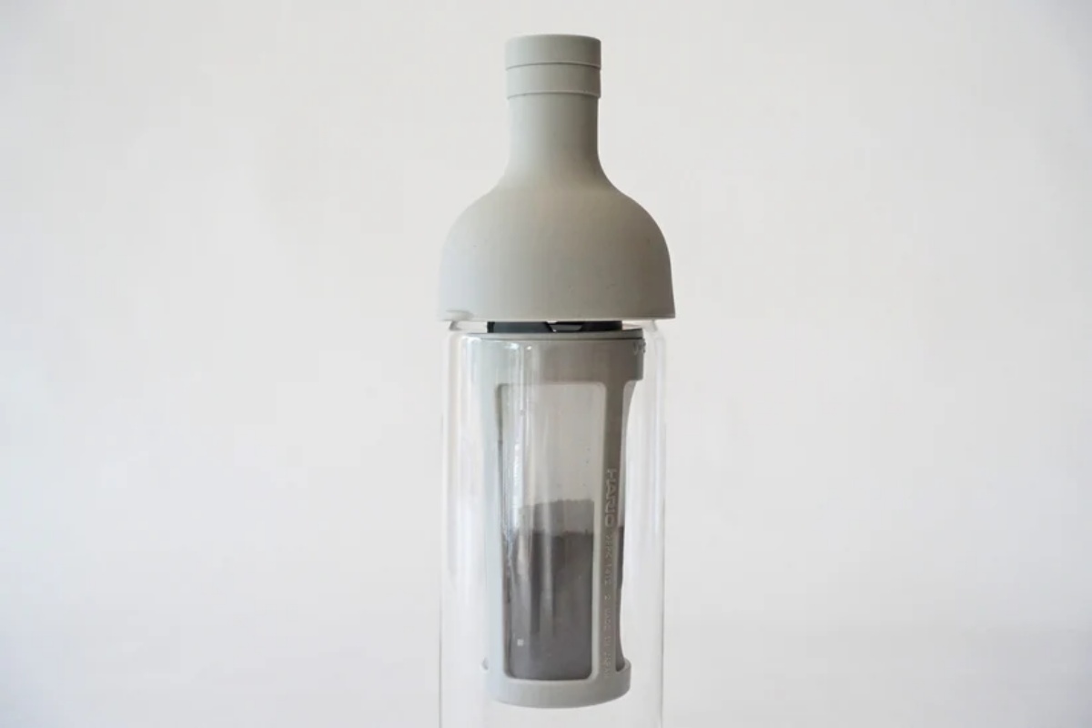 水出しコーヒー　フィルターにコーヒー粉を入れた様子