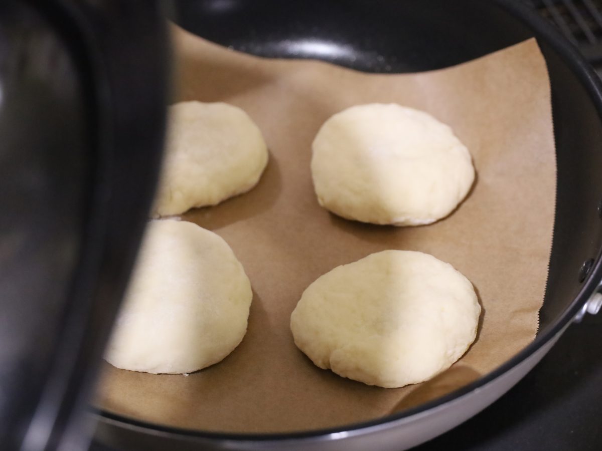 フライパンで焼けるチョコ入りおやつパン03