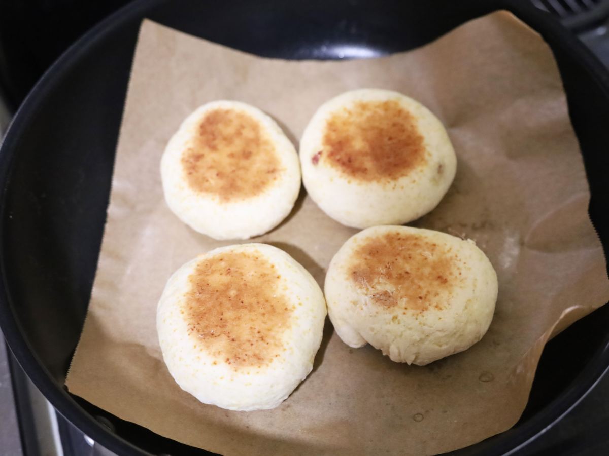 フライパンで焼けるチョコ入りおやつパン04