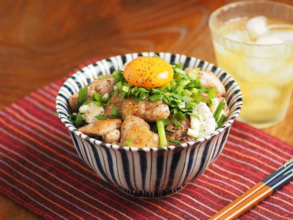 鶏もも肉の塩だれスタミナ丼