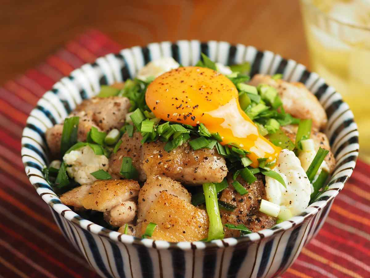 鶏もも肉の塩だれスタミナ丼